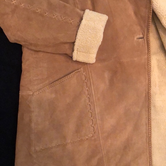 Suede coat with Sherpa like or Sherpa lining. I am not sure. Warm - Picture 4 of 10
